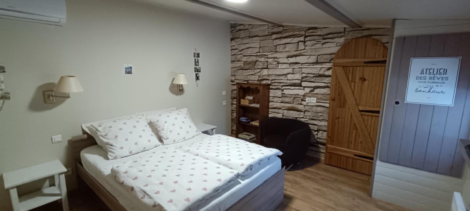L'Establoun Apartment Saint-Martin-de-Bromes Bagian luar foto