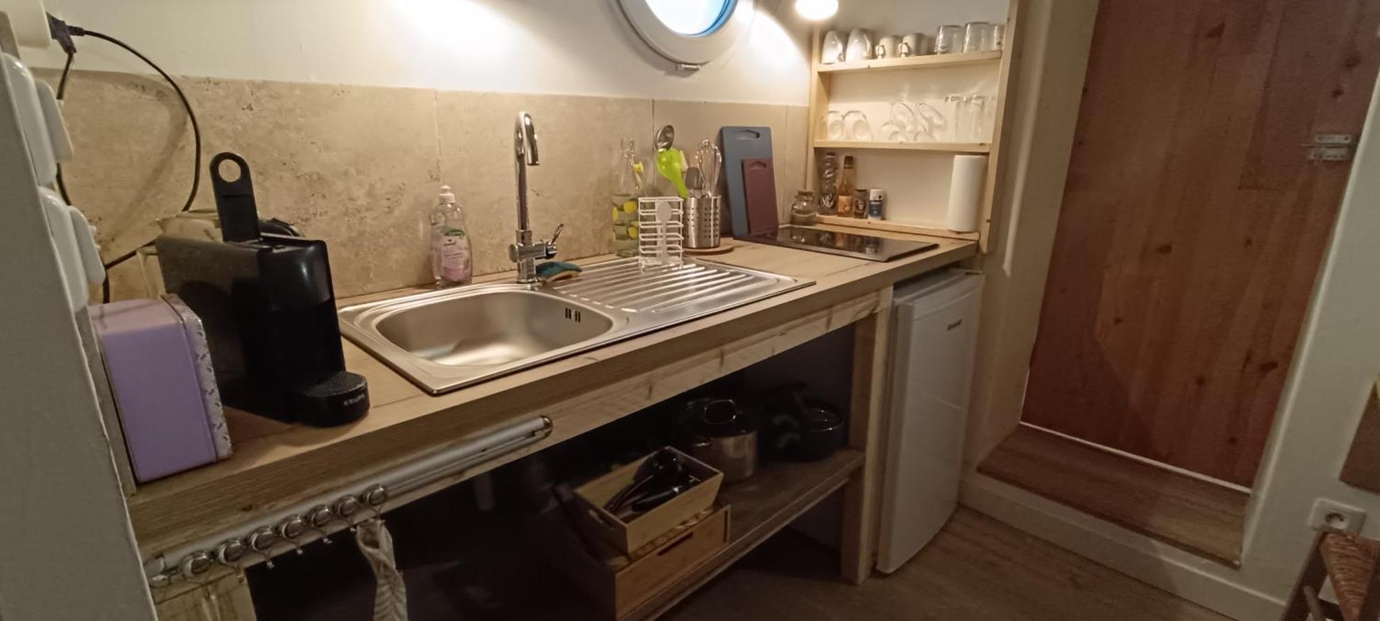L'Establoun Apartment Saint-Martin-de-Bromes Bagian luar foto