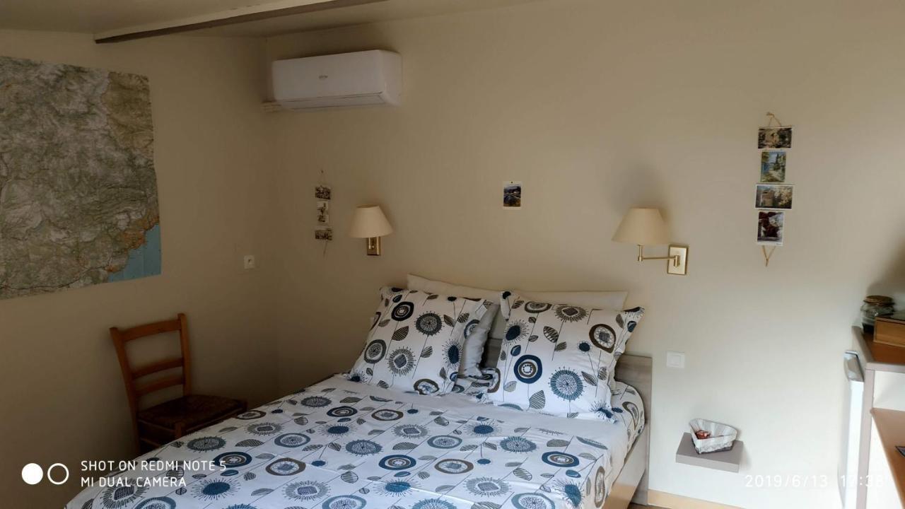 L'Establoun Apartment Saint-Martin-de-Bromes Bagian luar foto